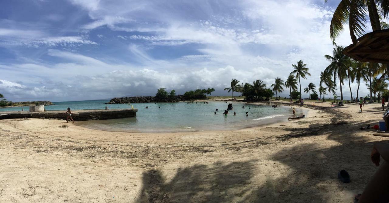 Apart Mango Baie-Mahault Buitenkant foto